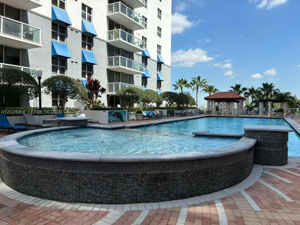 5085 NW 7th St #909 Miami, FL 33126
