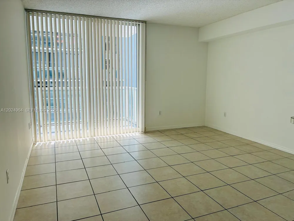 5085 NW 7th St #909 Miami, FL 33126