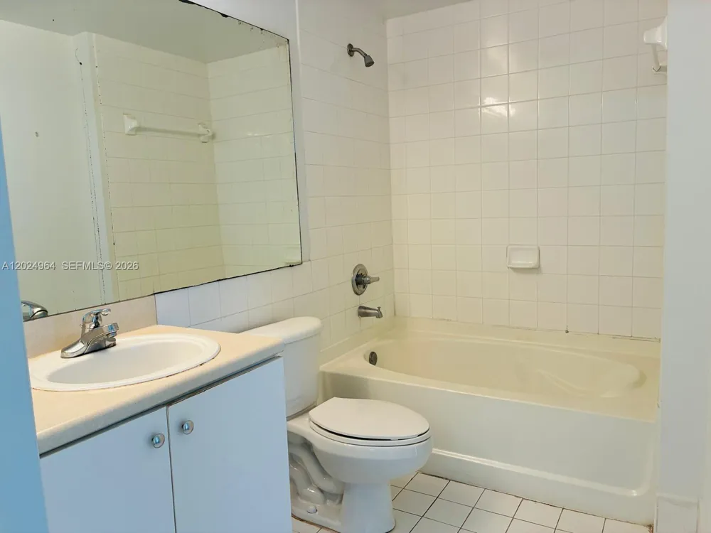 5085 NW 7th St #909 Miami, FL 33126