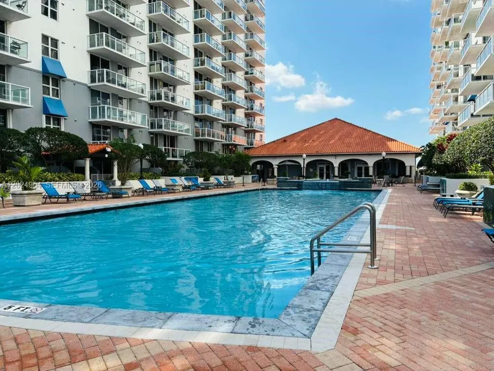 5085 NW 7th St #909 Miami, FL 33126