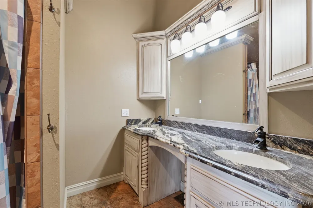 471322 E 844 ROAD Stilwell, OK 74960