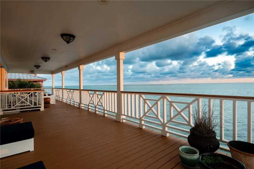 204 Bayshore Drive Ingleside, TX 78362