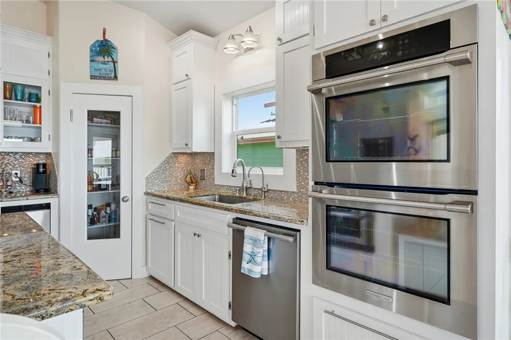 204 Bayshore Drive Ingleside, TX 78362