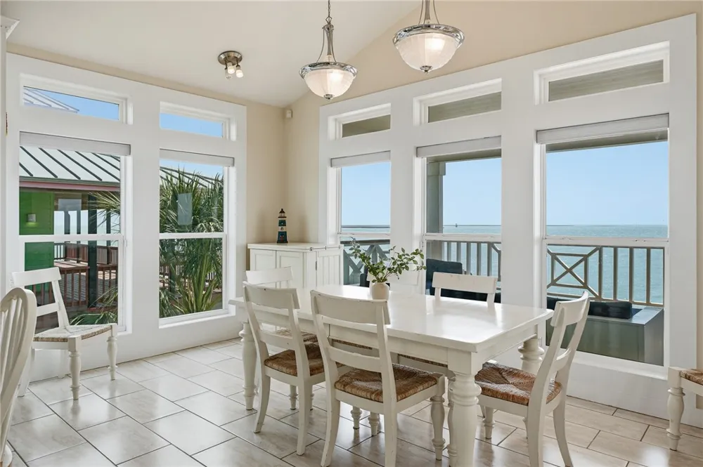 204 Bayshore Drive Ingleside, TX 78362