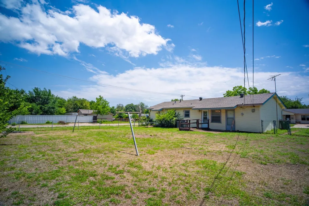 5245 Ira Street Haltom City, TX 76117