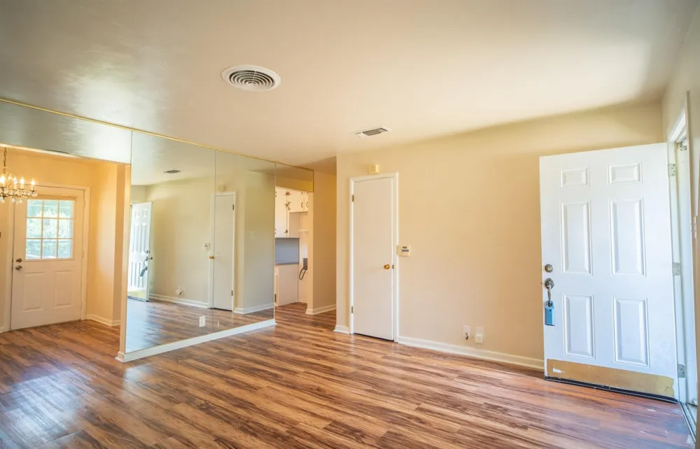 5245 Ira Street Haltom City, TX 76117