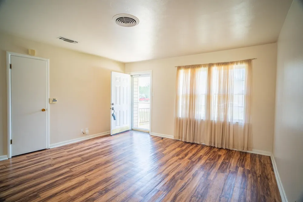 5245 Ira Street Haltom City, TX 76117