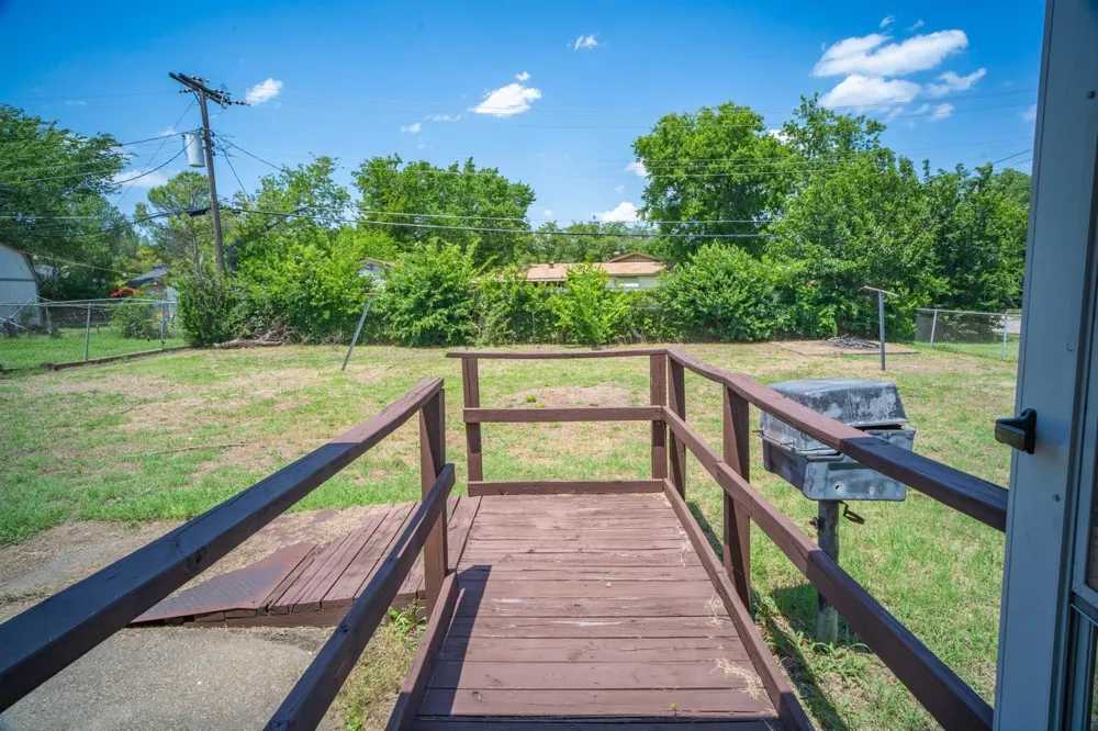 5245 Ira Street Haltom City, TX 76117