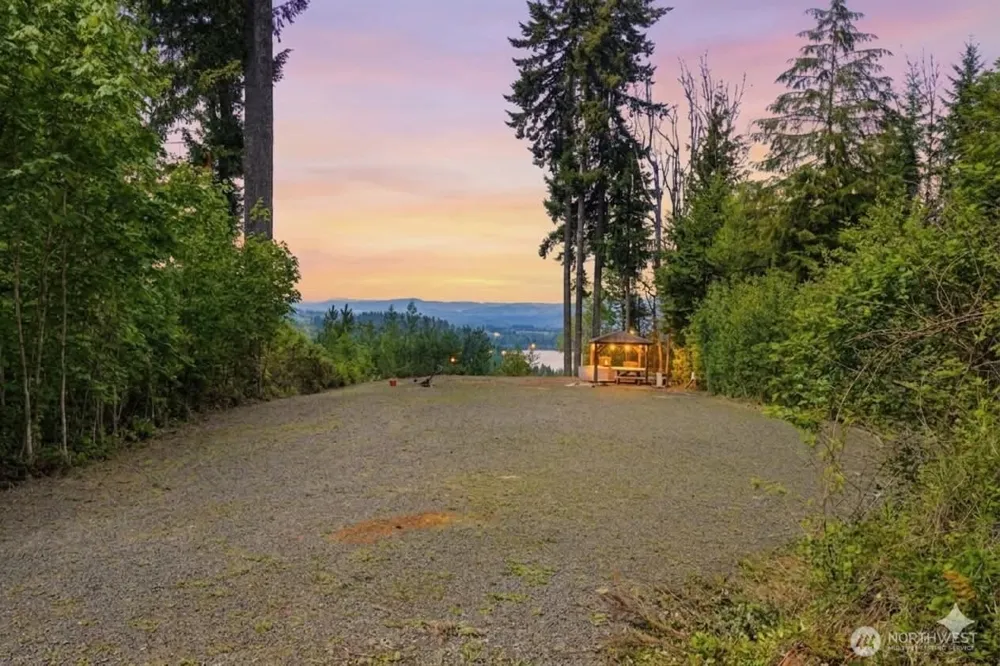 131 Sugar Pine Place Mossyrock, WA 98564