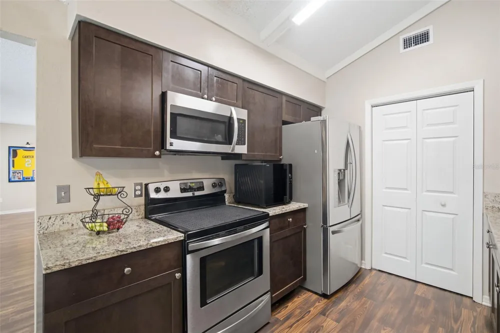 7327 SUNSHINE CIRCLE Tampa, FL 33634