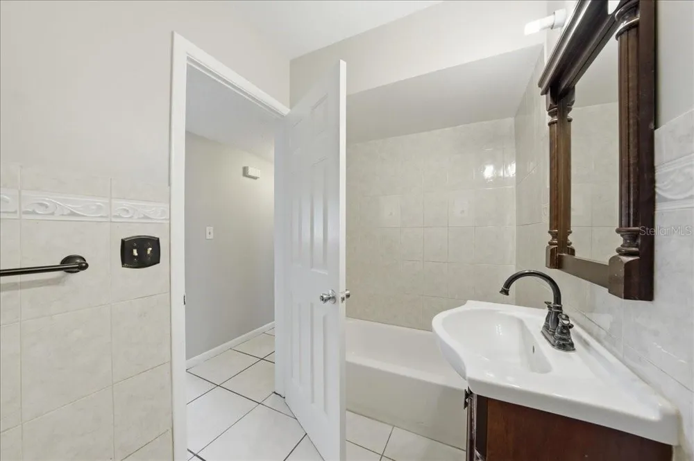15005 MONET DRIVE Tampa, FL 33613