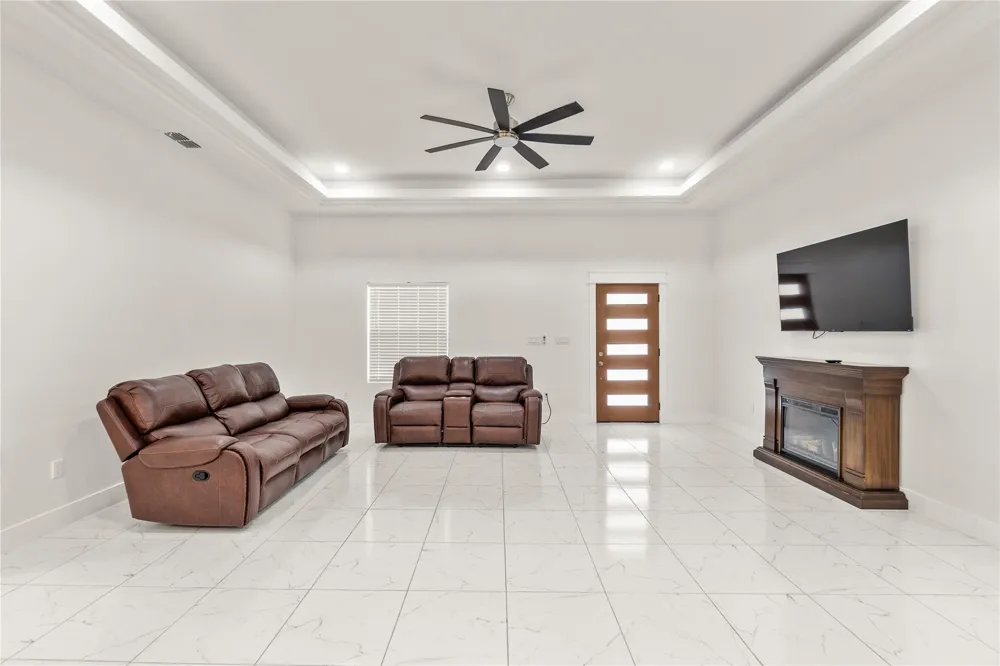 23232 Val Verde Edinburg, TX 78532