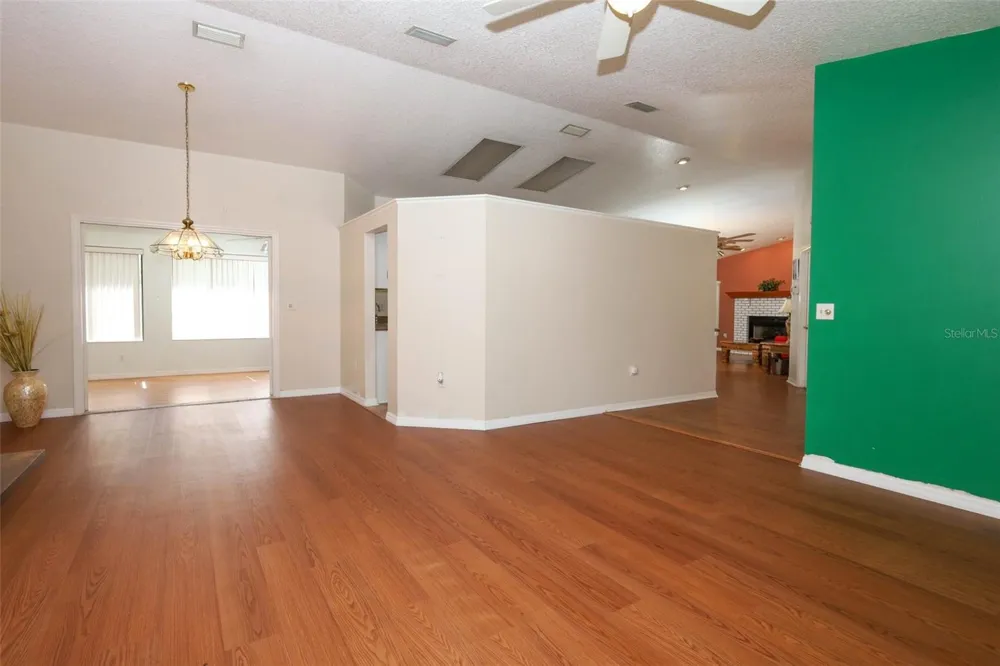 610 YORKTOWN DRIVE Leesburg, FL 34748