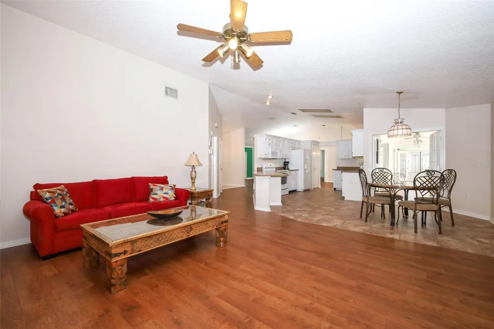 610 YORKTOWN DRIVE Leesburg, FL 34748