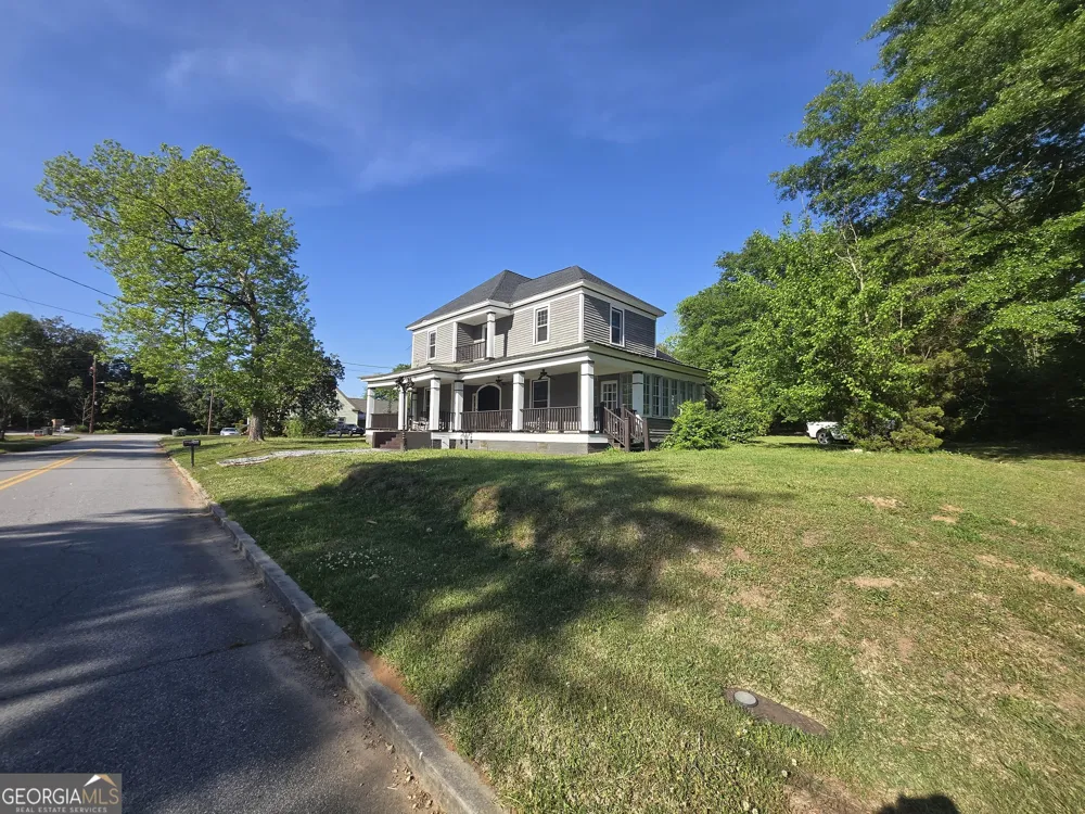 246 Newnan ST Franklin, GA 30217