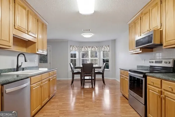 1048 Philema RD Leesburg, GA 31763