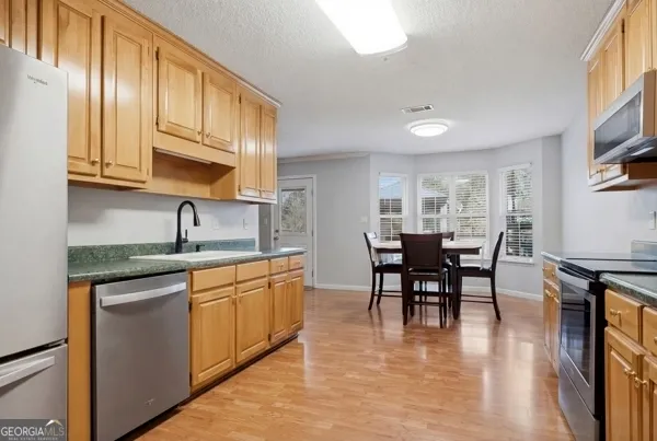 1048 Philema RD Leesburg, GA 31763