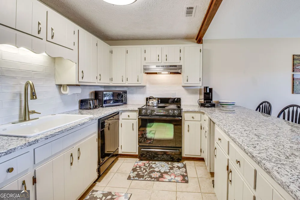 115 Broadmoor LN Sky Valley, GA 30537