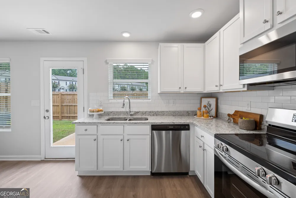 100 Lena LN Eatonton, GA 31024