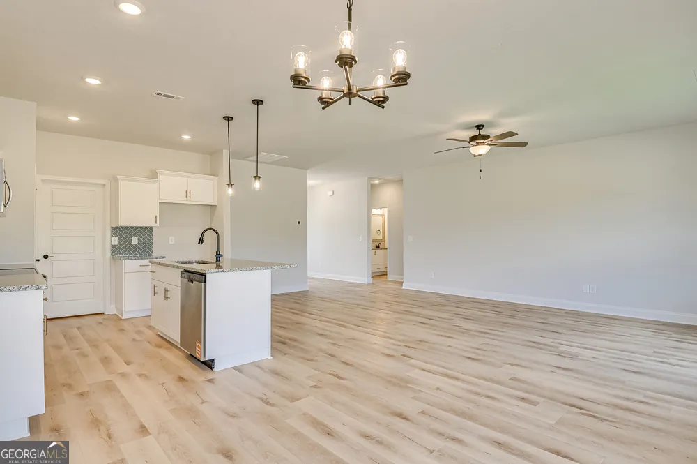 205 Palmetto Loop Vidalia, GA 30474