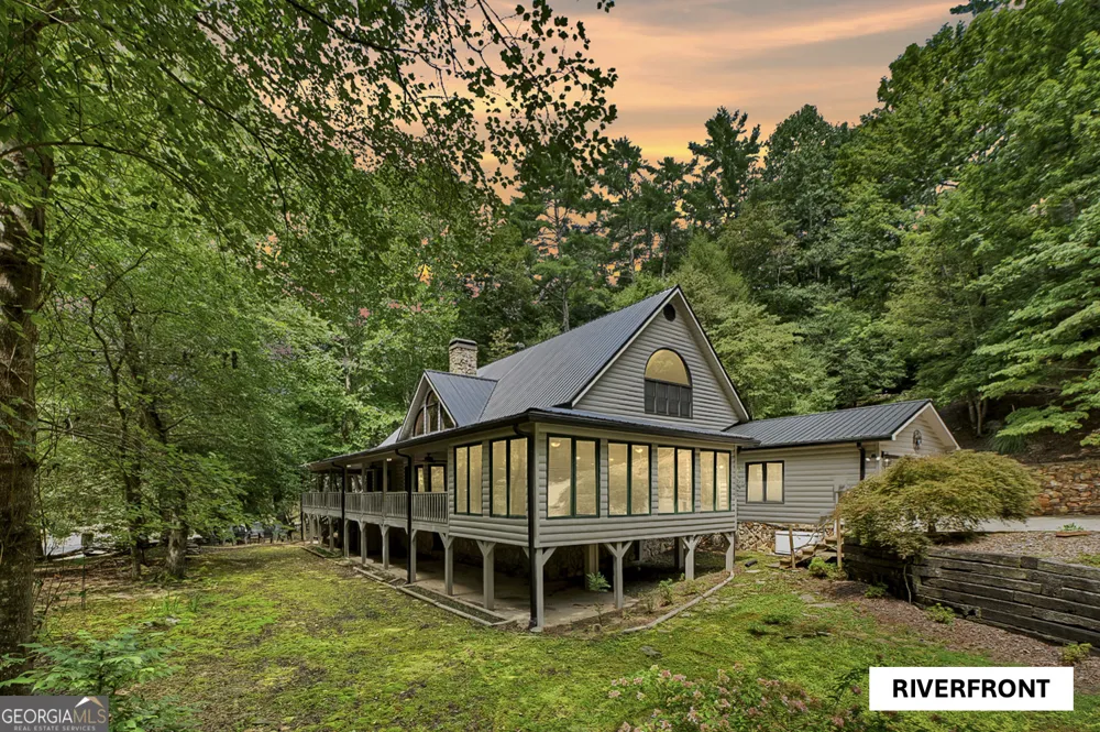 88 Pauls LN Ellijay, GA 30536
