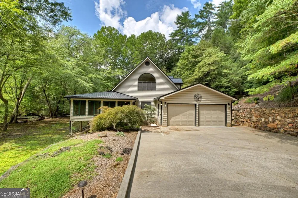 88 Pauls LN Ellijay, GA 30536