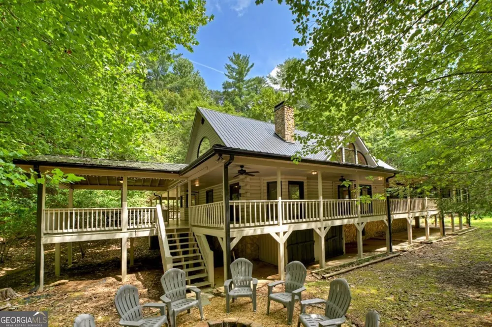 88 Pauls LN Ellijay, GA 30536