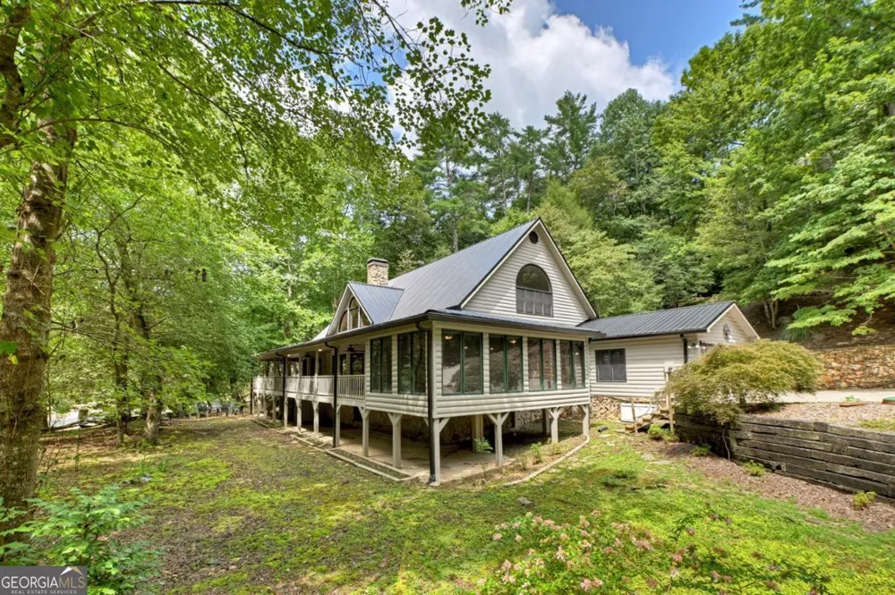 88 Pauls LN Ellijay, GA 30536