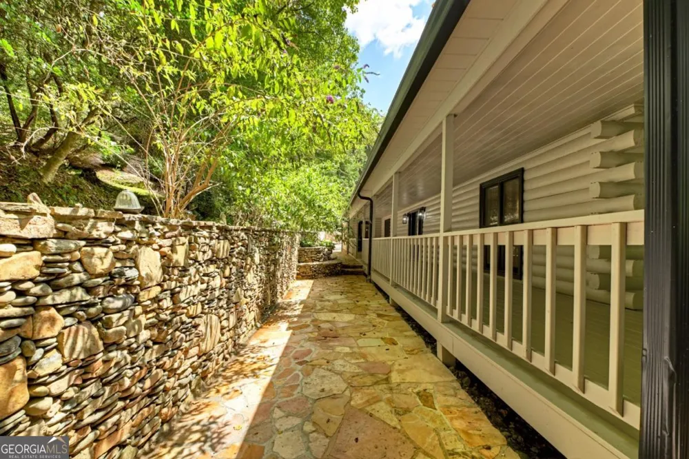 88 Pauls LN Ellijay, GA 30536