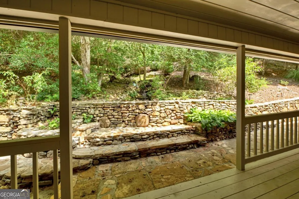 88 Pauls LN Ellijay, GA 30536