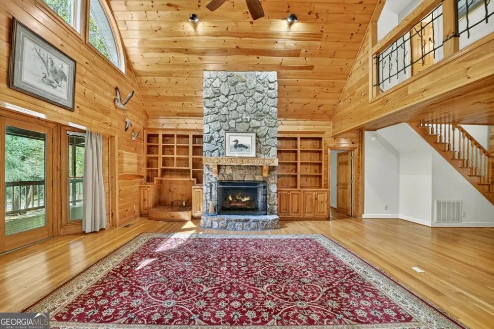 88 Pauls LN Ellijay, GA 30536