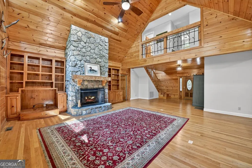 88 Pauls LN Ellijay, GA 30536