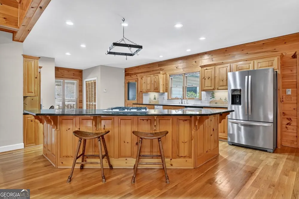 88 Pauls LN Ellijay, GA 30536