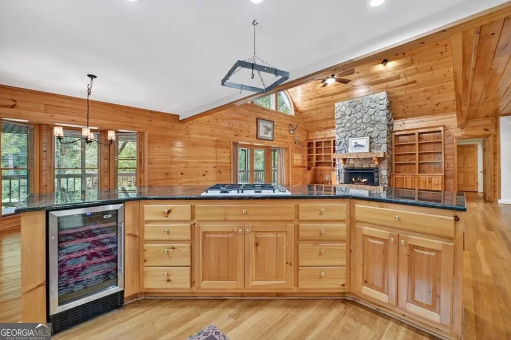 88 Pauls LN Ellijay, GA 30536