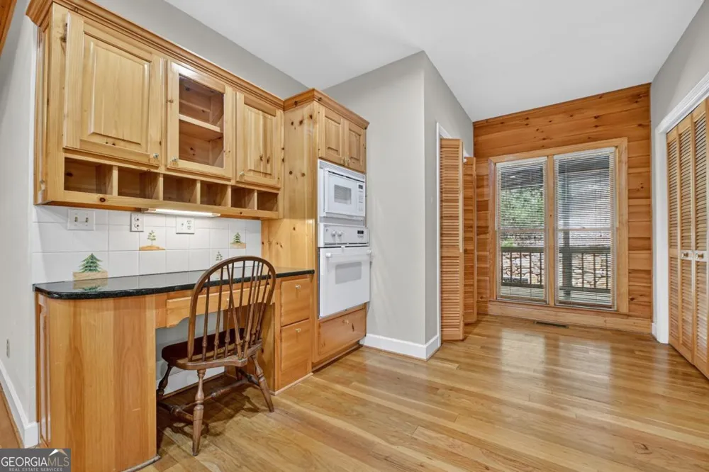 88 Pauls LN Ellijay, GA 30536