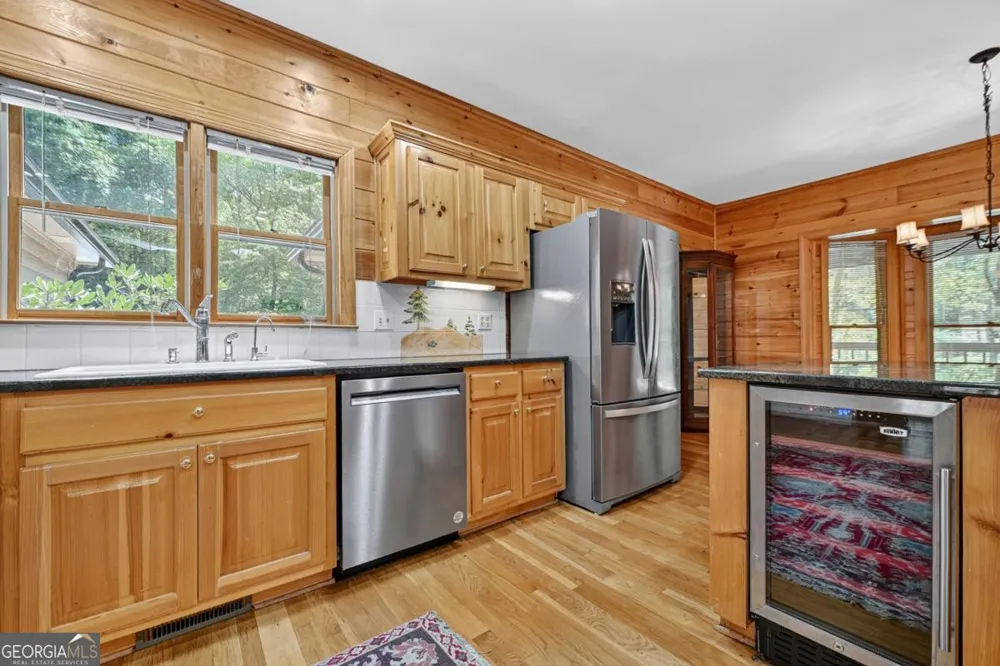 88 Pauls LN Ellijay, GA 30536