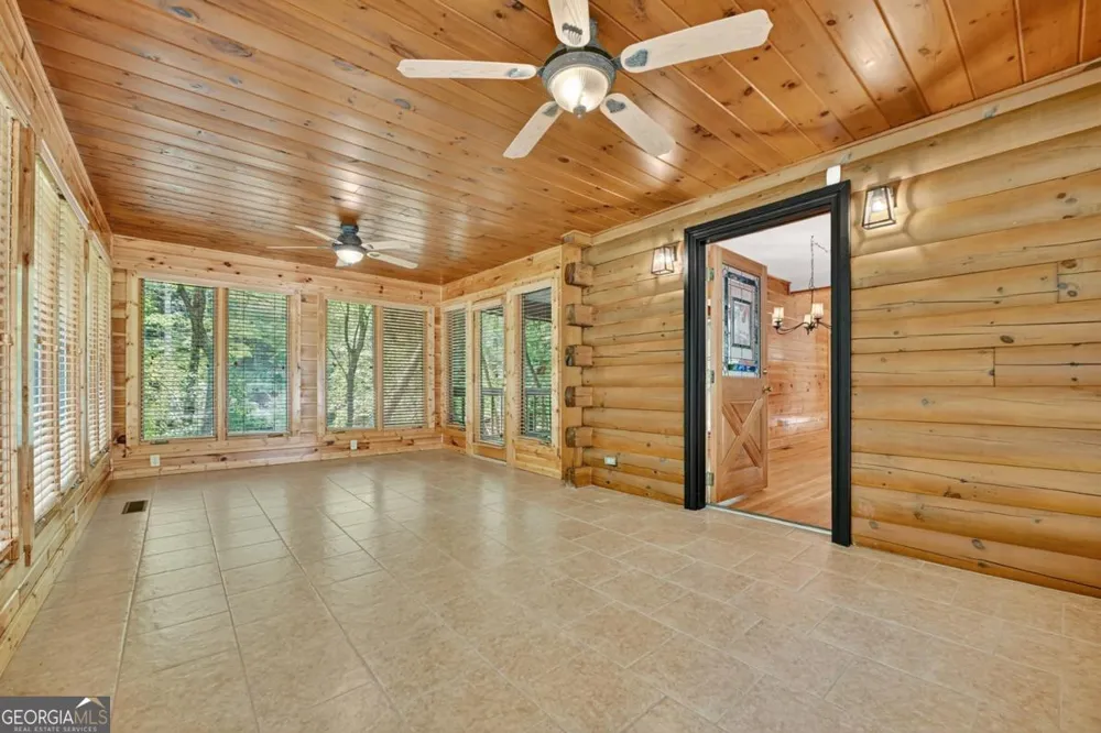 88 Pauls LN Ellijay, GA 30536