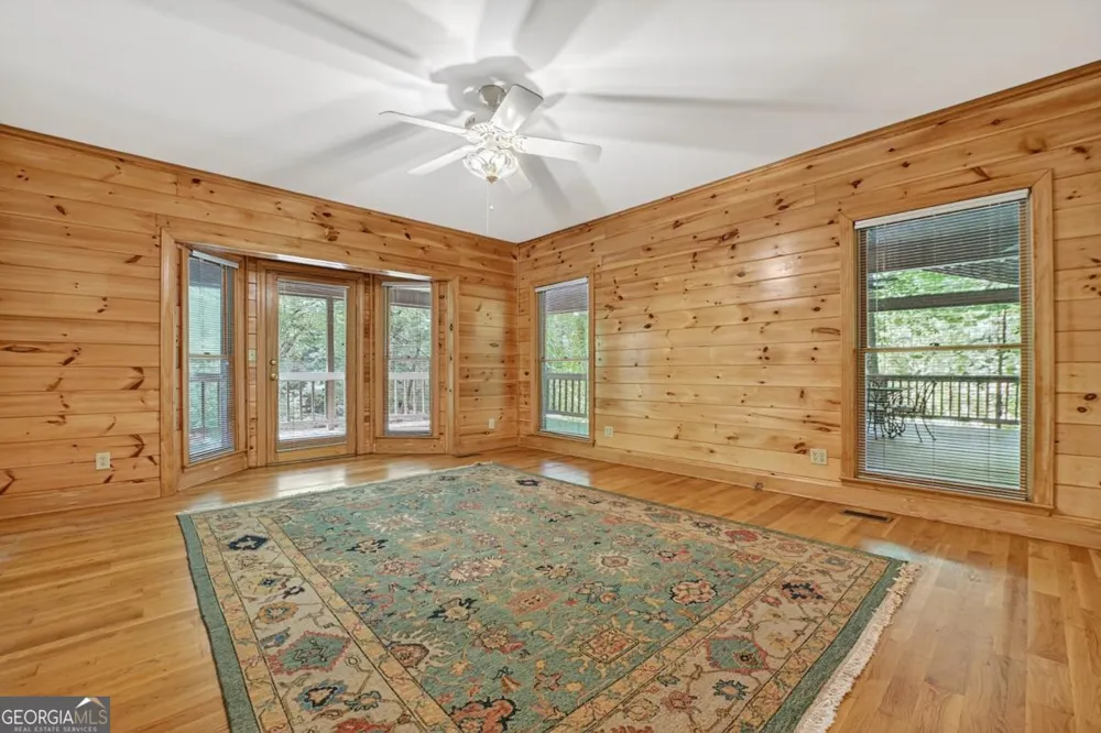 88 Pauls LN Ellijay, GA 30536