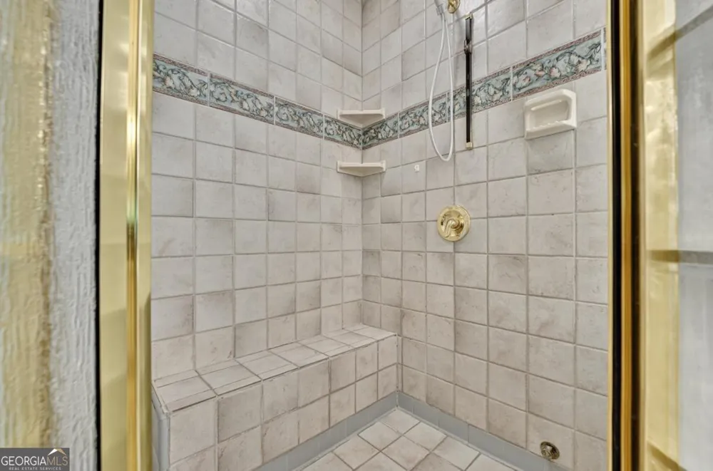 88 Pauls LN Ellijay, GA 30536