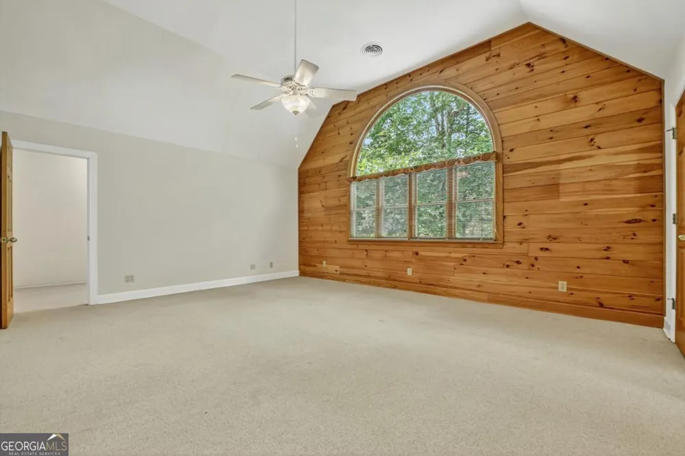 88 Pauls LN Ellijay, GA 30536