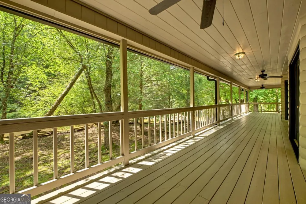 88 Pauls LN Ellijay, GA 30536
