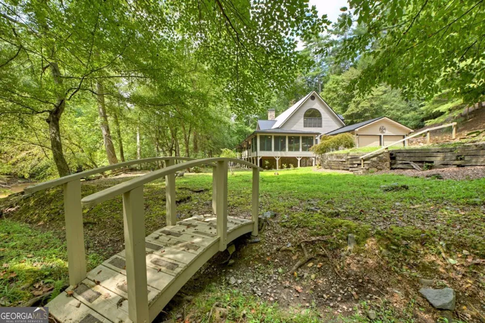 88 Pauls LN Ellijay, GA 30536