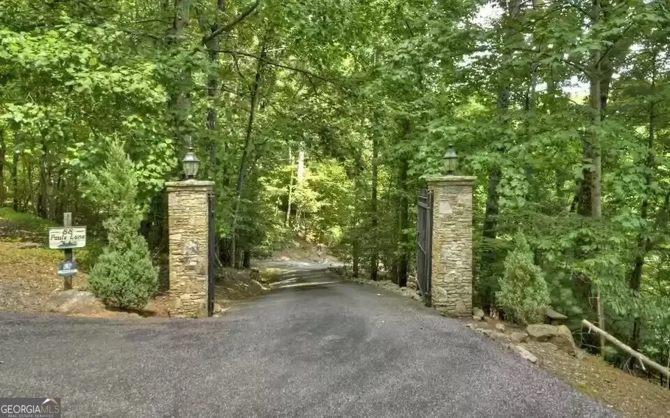 88 Pauls LN Ellijay, GA 30536