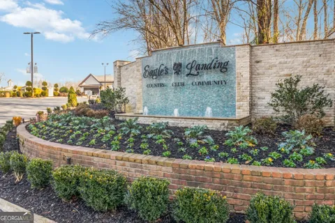 213 Eagles Landing WAY