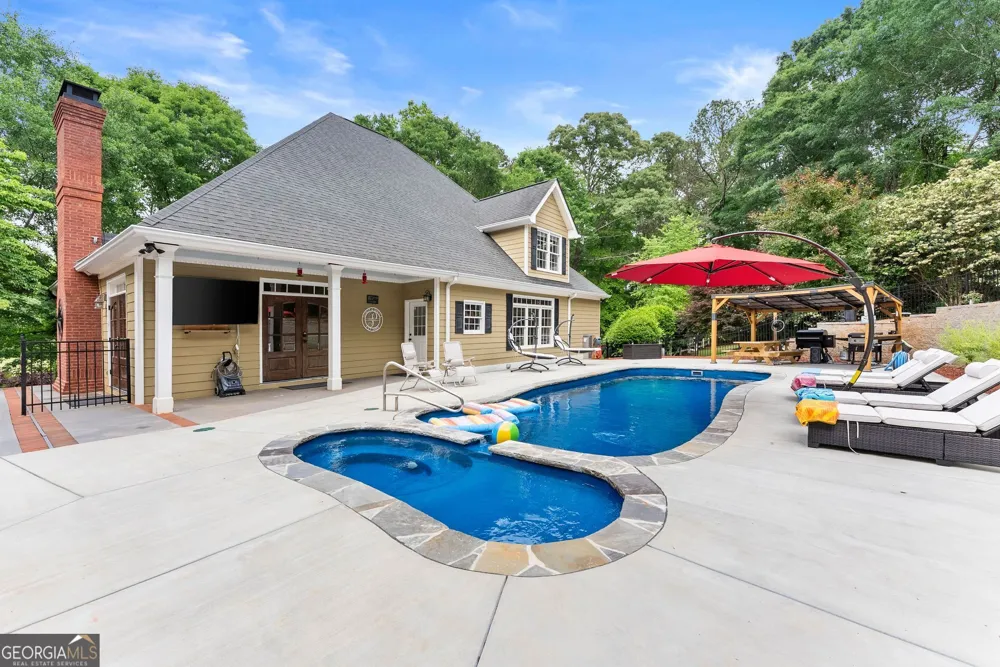 2832 B Wilson RD Commerce, GA 30529