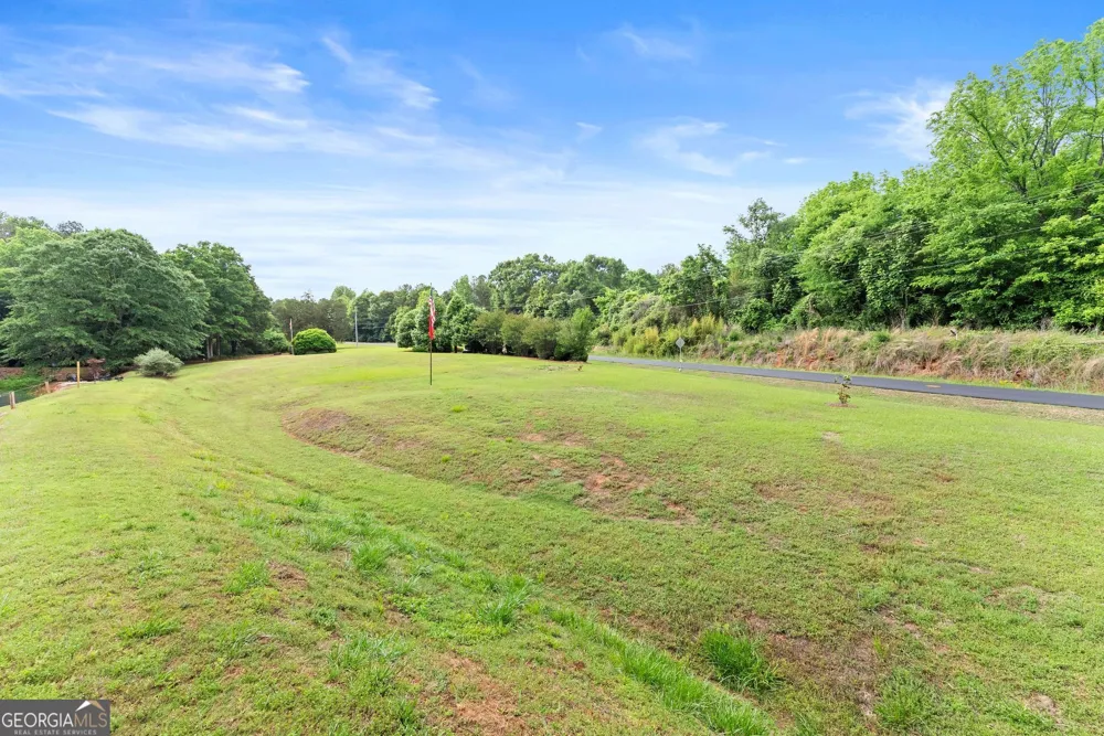 2832 B Wilson RD Commerce, GA 30529