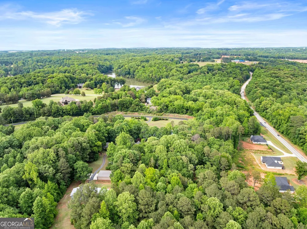 2832 B Wilson RD Commerce, GA 30529