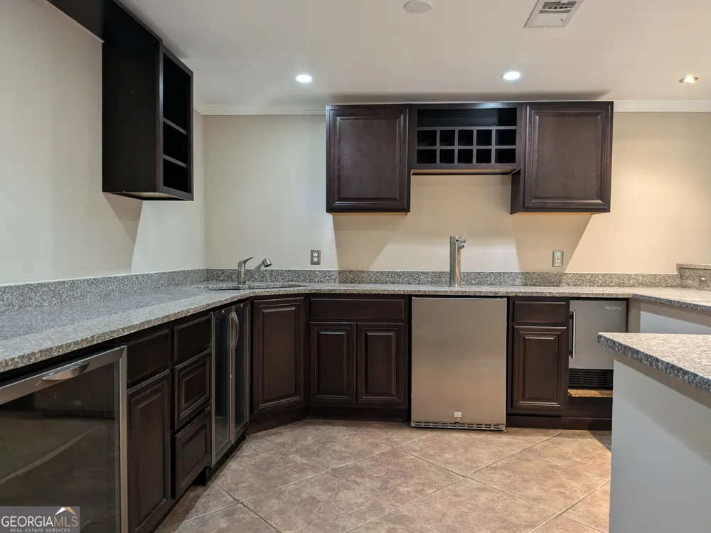 4401 Riverlake WAY Snellville, GA 30039