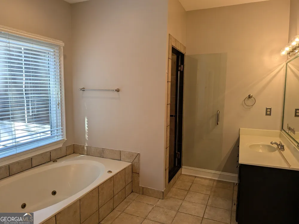 4401 Riverlake WAY Snellville, GA 30039