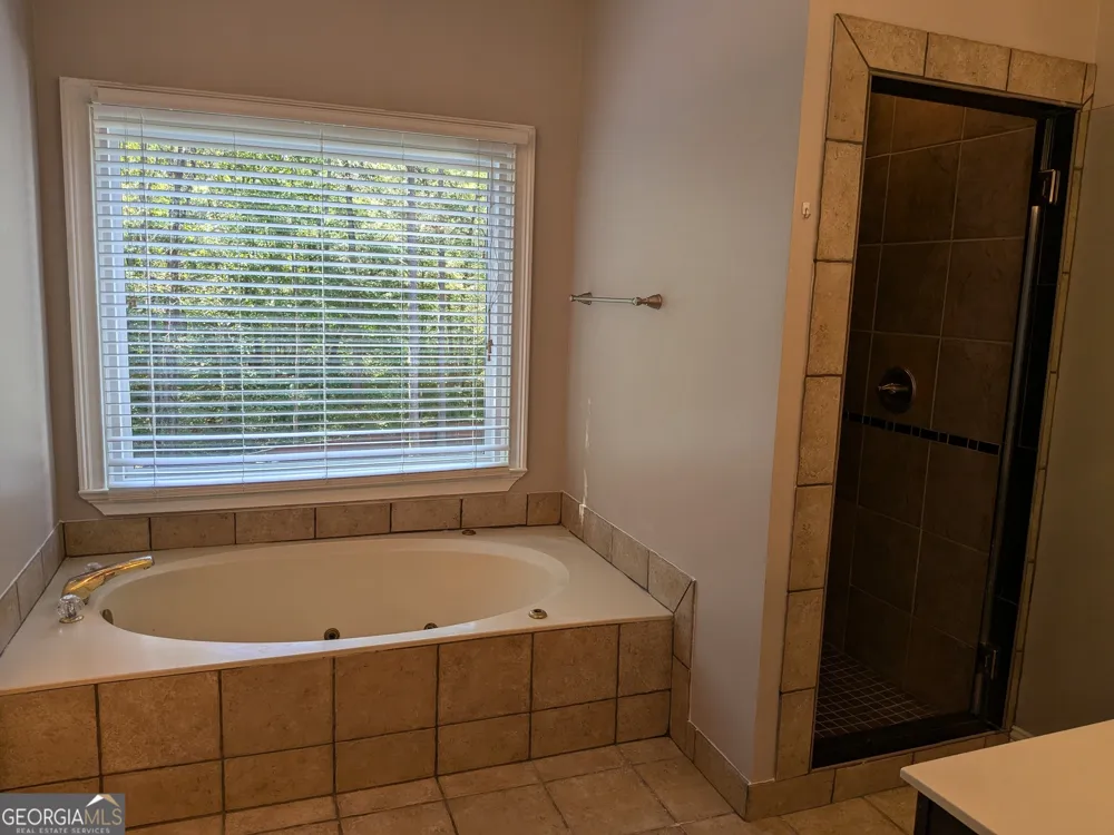 4401 Riverlake WAY Snellville, GA 30039